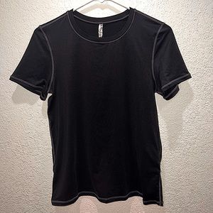 Fabletics Phoenix Lite Short-Sleeve Top